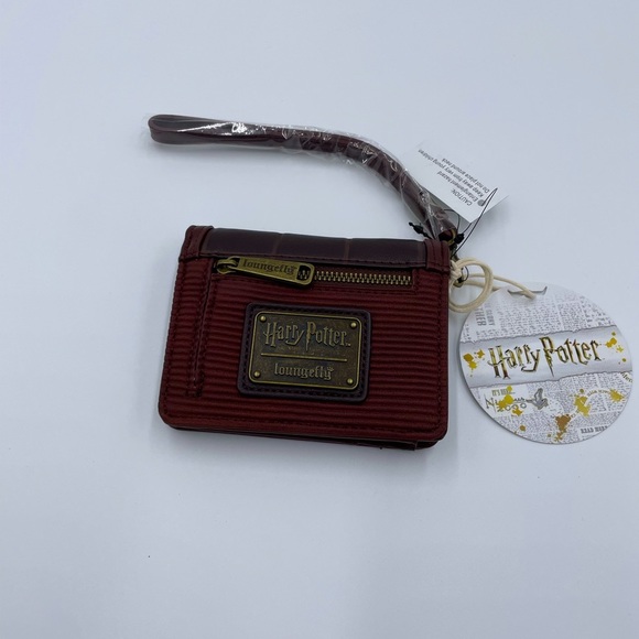Loungefly- Harry Potter Hogwarts Wallet/ Wristlet - Picture 5 of 5
